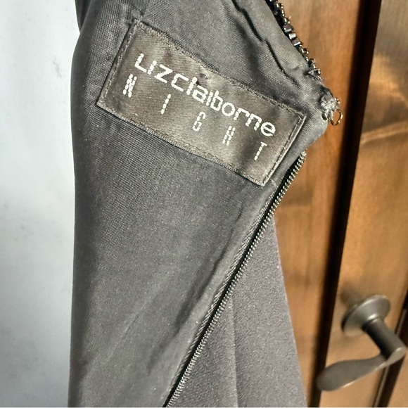 Elegant Black Sheer Panel open back Liz Claiborne Night Dress Size 8 timeless - Picture 5 of 7